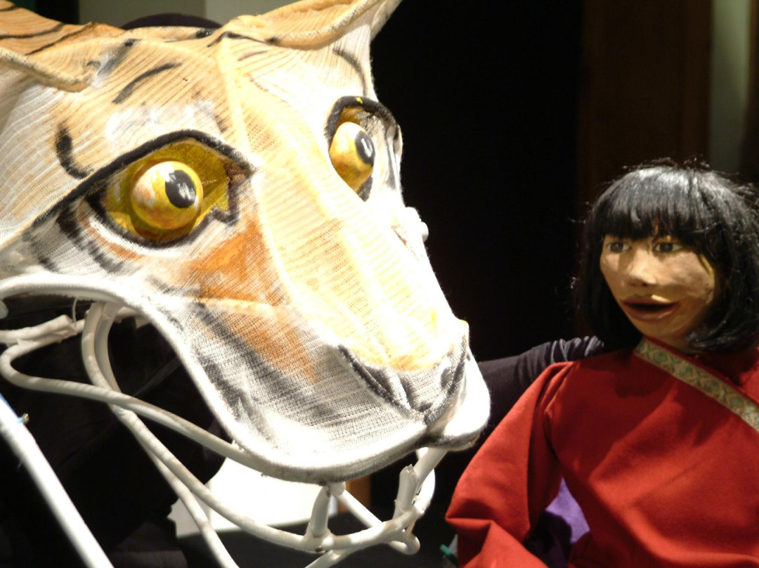 Small World Theatre-Cardigan必去景点