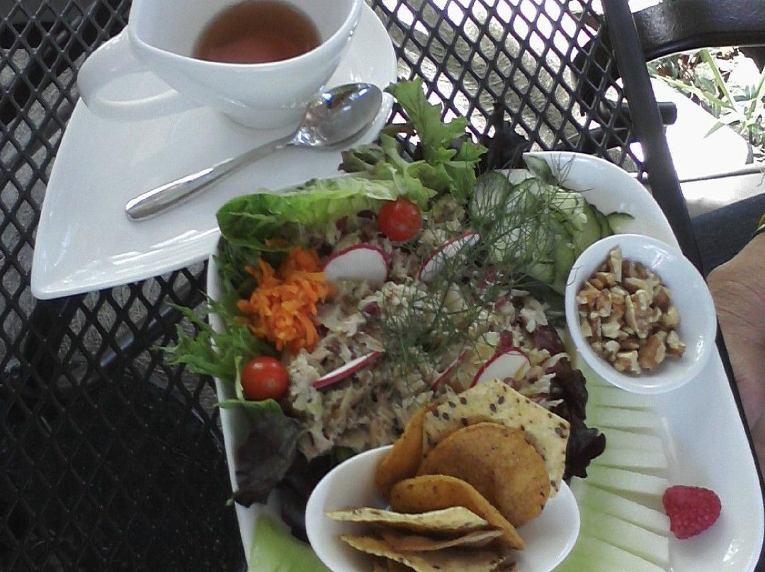 South Euclid餐馆和美食-Sanctuary on Green