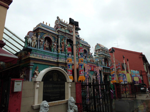 斯里-维拉玛卡里雅曼兴都庙-新加坡必去景点