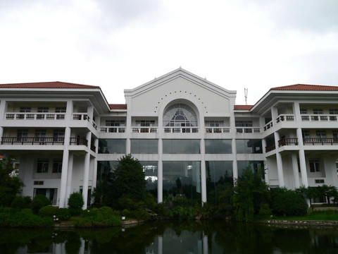 云南滇池温泉花园国际大酒店主图