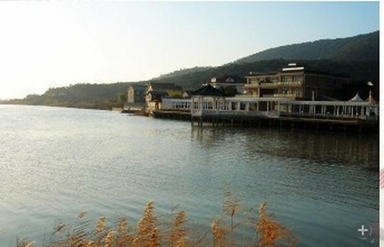 龙骏家园酒店(苏州岱湖山庄店)主图