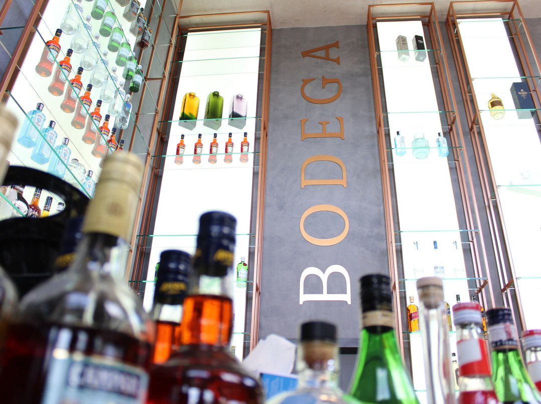 Bodega Pizza Entre Vinhos