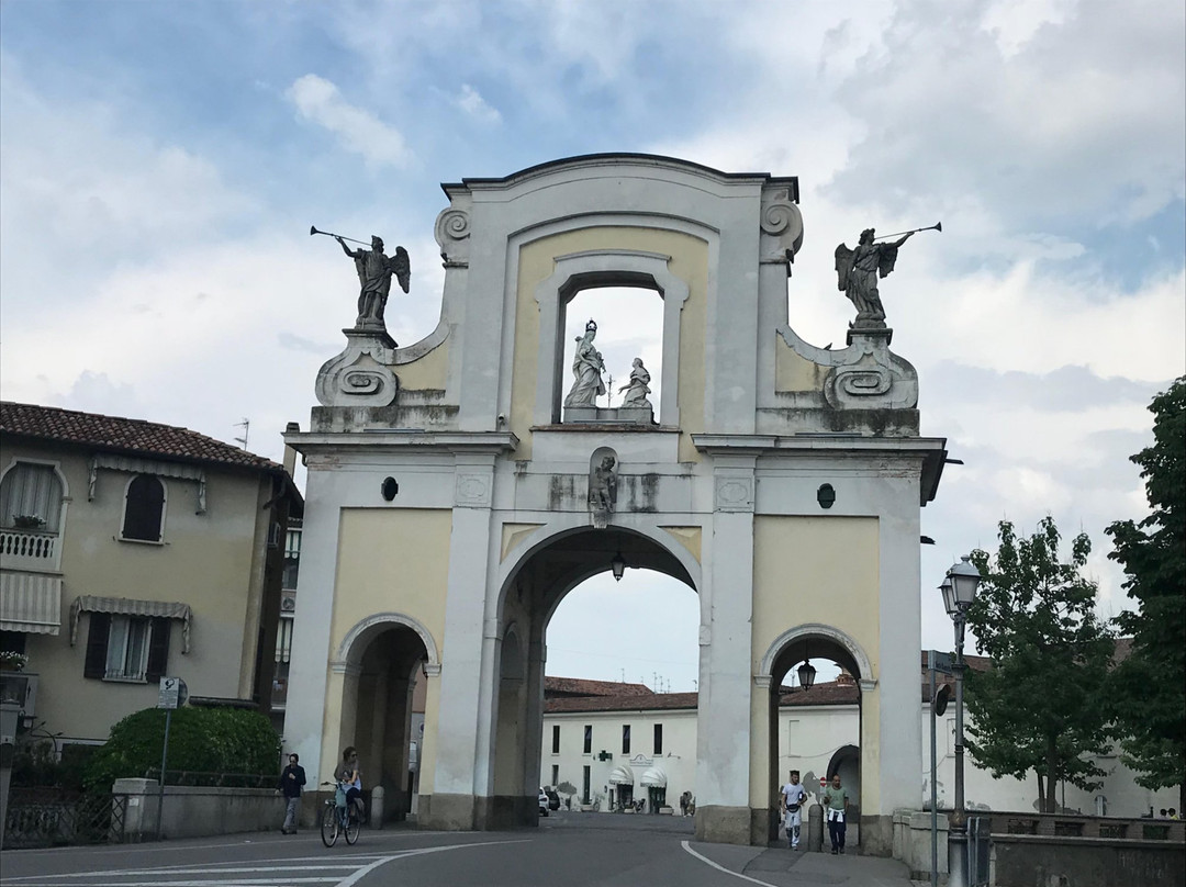 Arco di Porta Nuova景点图片