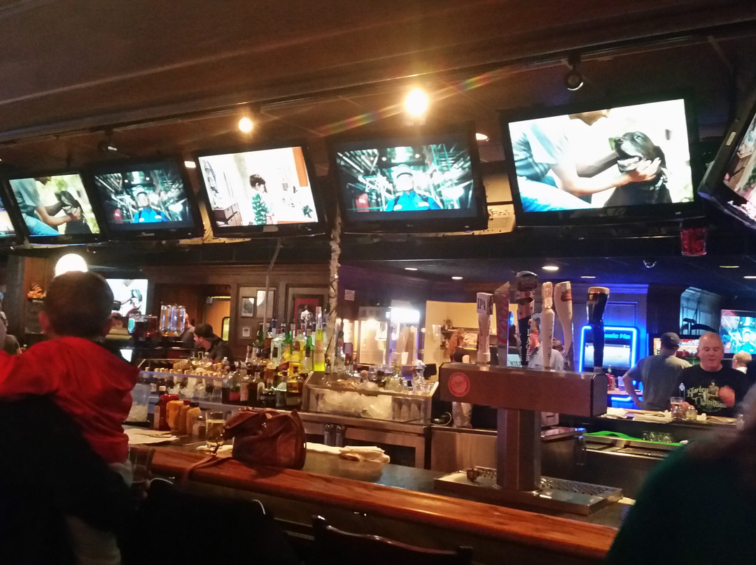 Rookies All American Pub & Grill