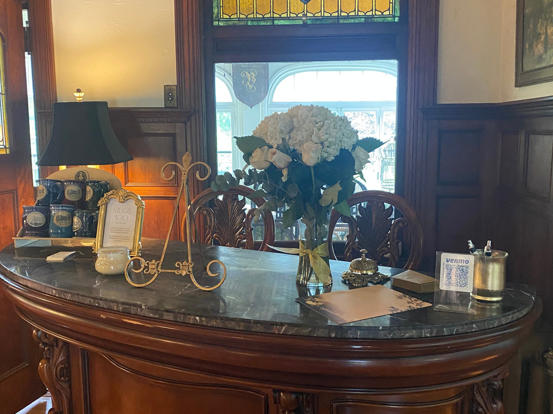 Manor House Inn主图