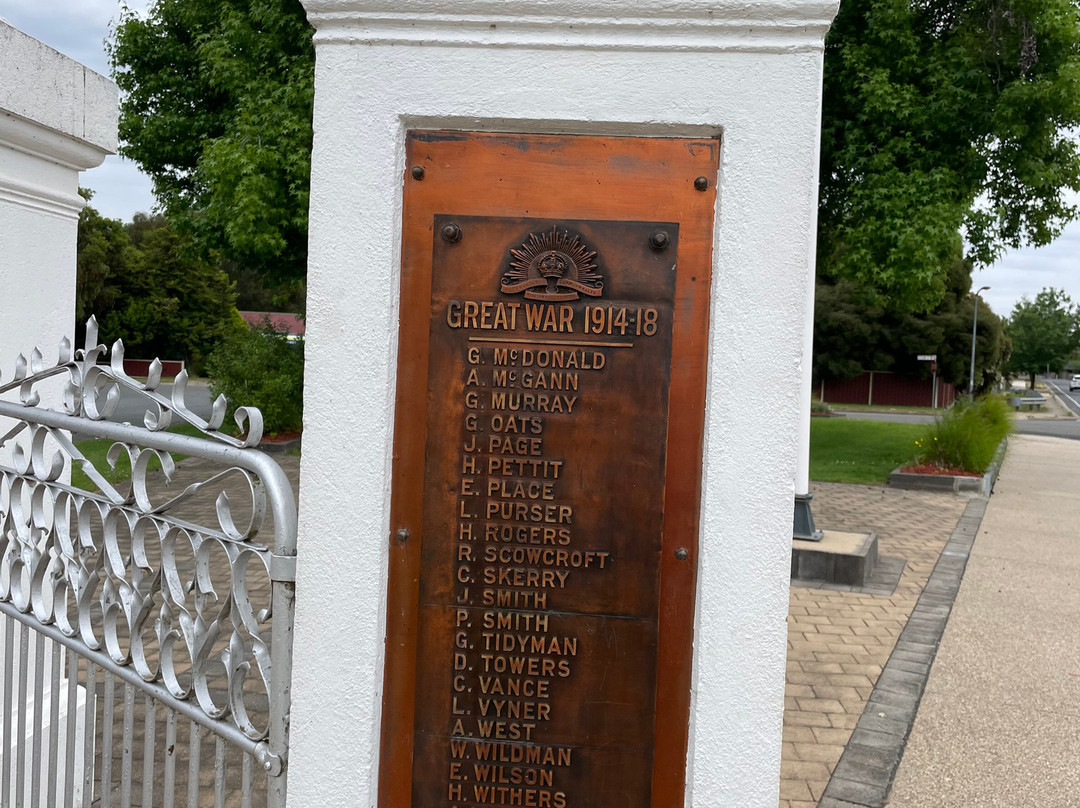 Soldiers Memorial Park景点图片