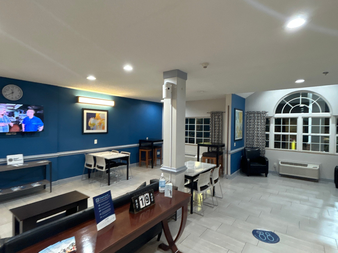 Microtel Inn & Suites by Wyndham Columbus/Near Fort Moore主图