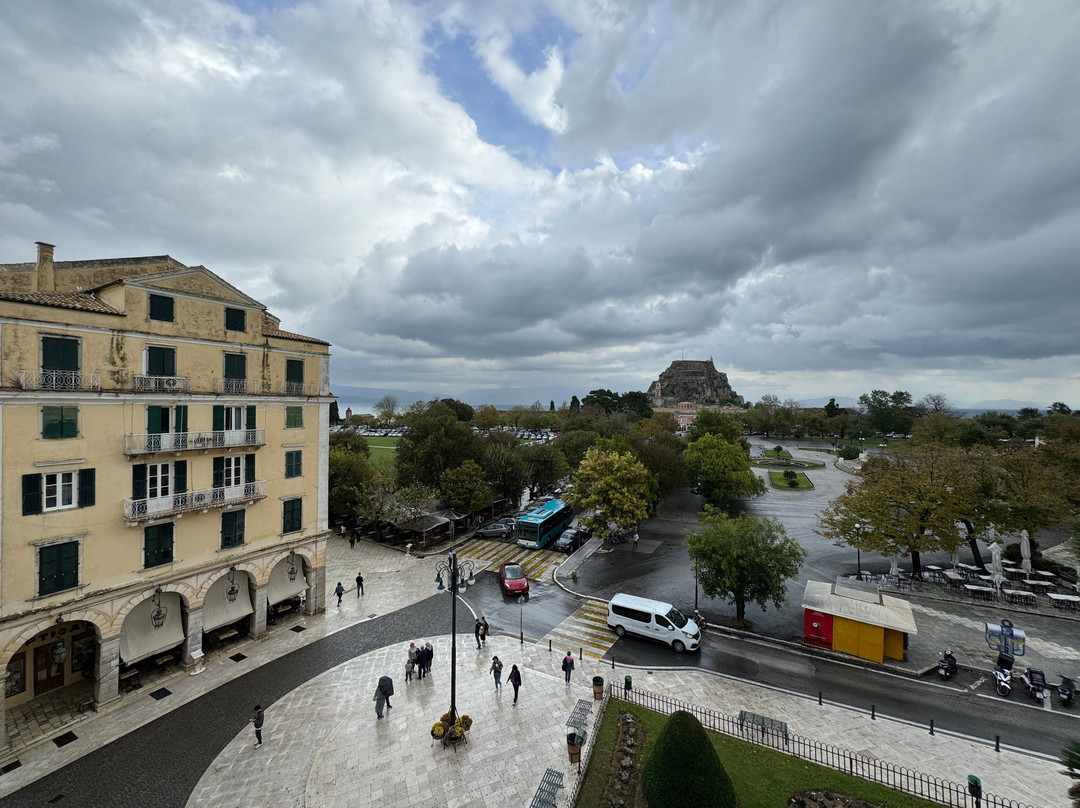 阿卡迪亚酒店主图