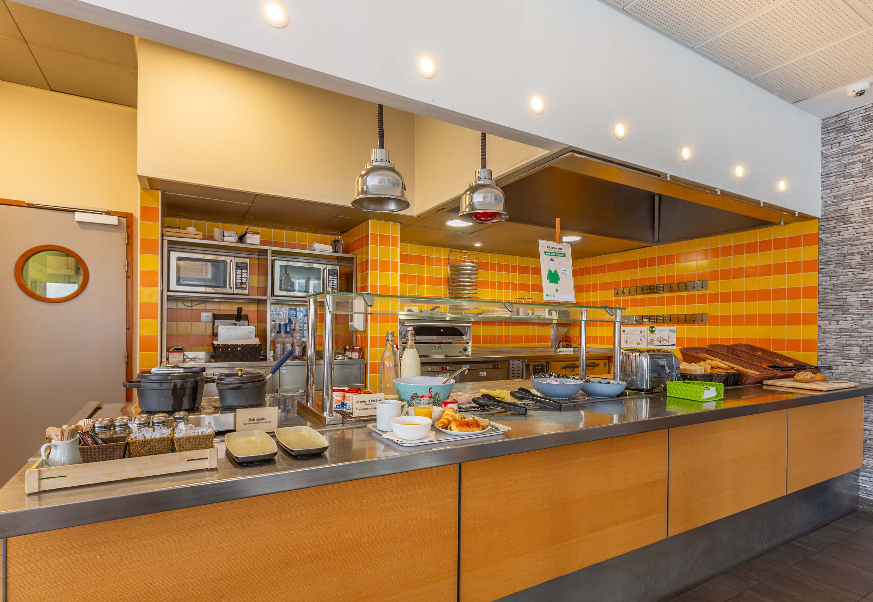 B&B HOTEL Chartres Centre Cathédrale-餐饮