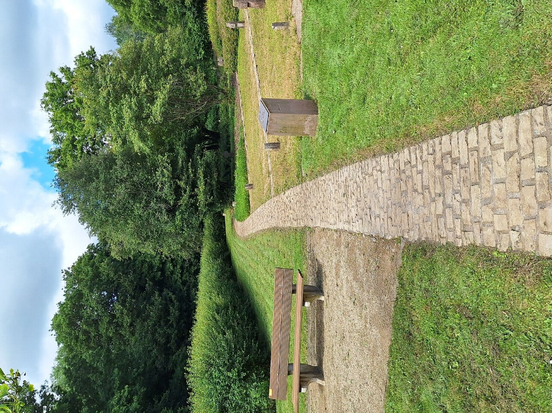 Ehrenfriedhof Perl景点图片