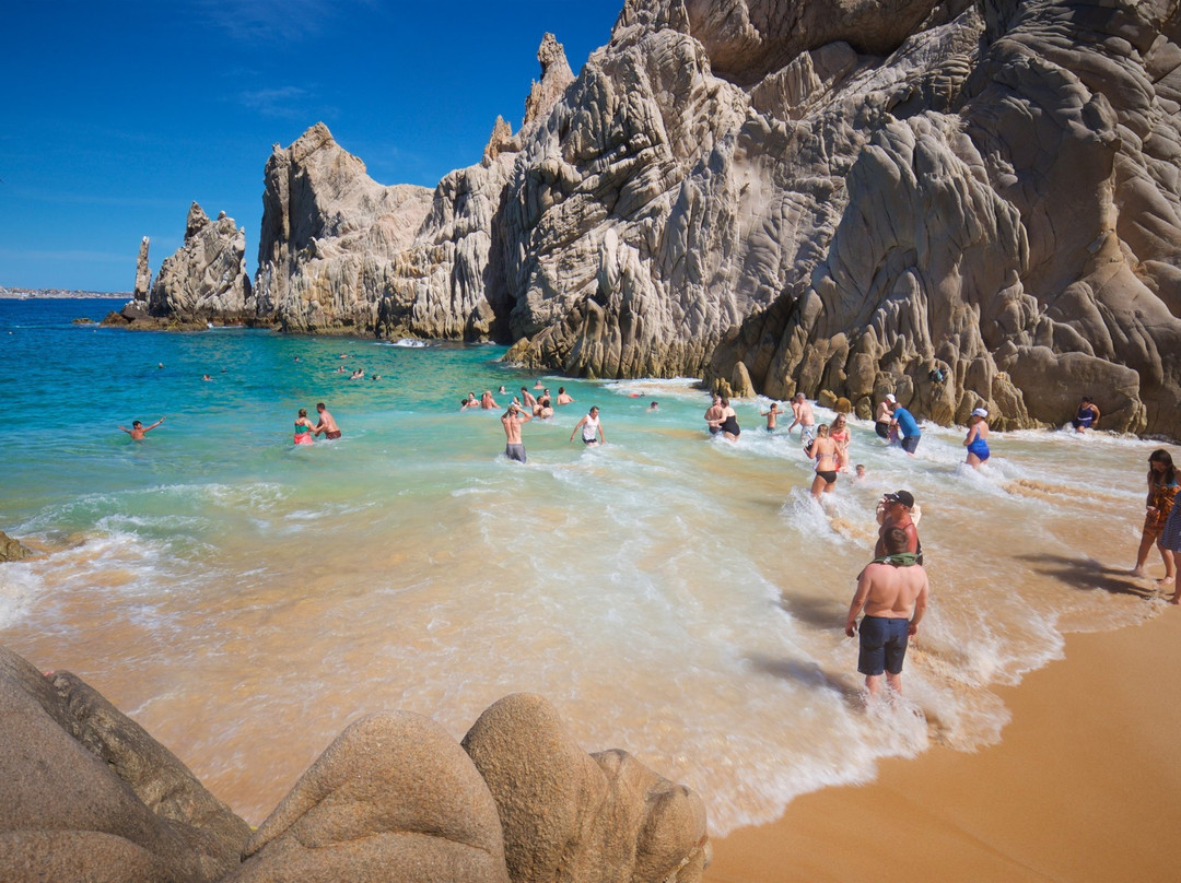 Lover's Beach景点图片