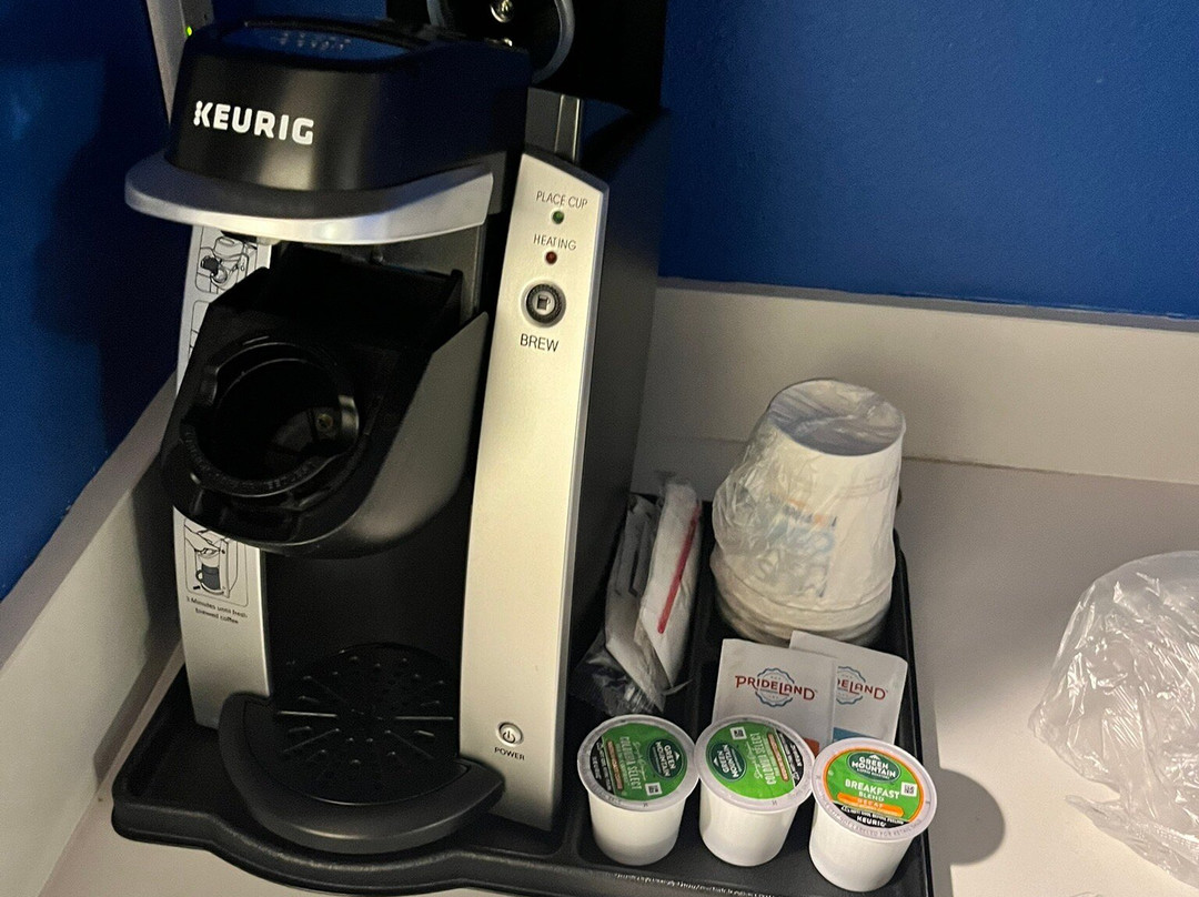 里士满机场快捷假日酒店主图