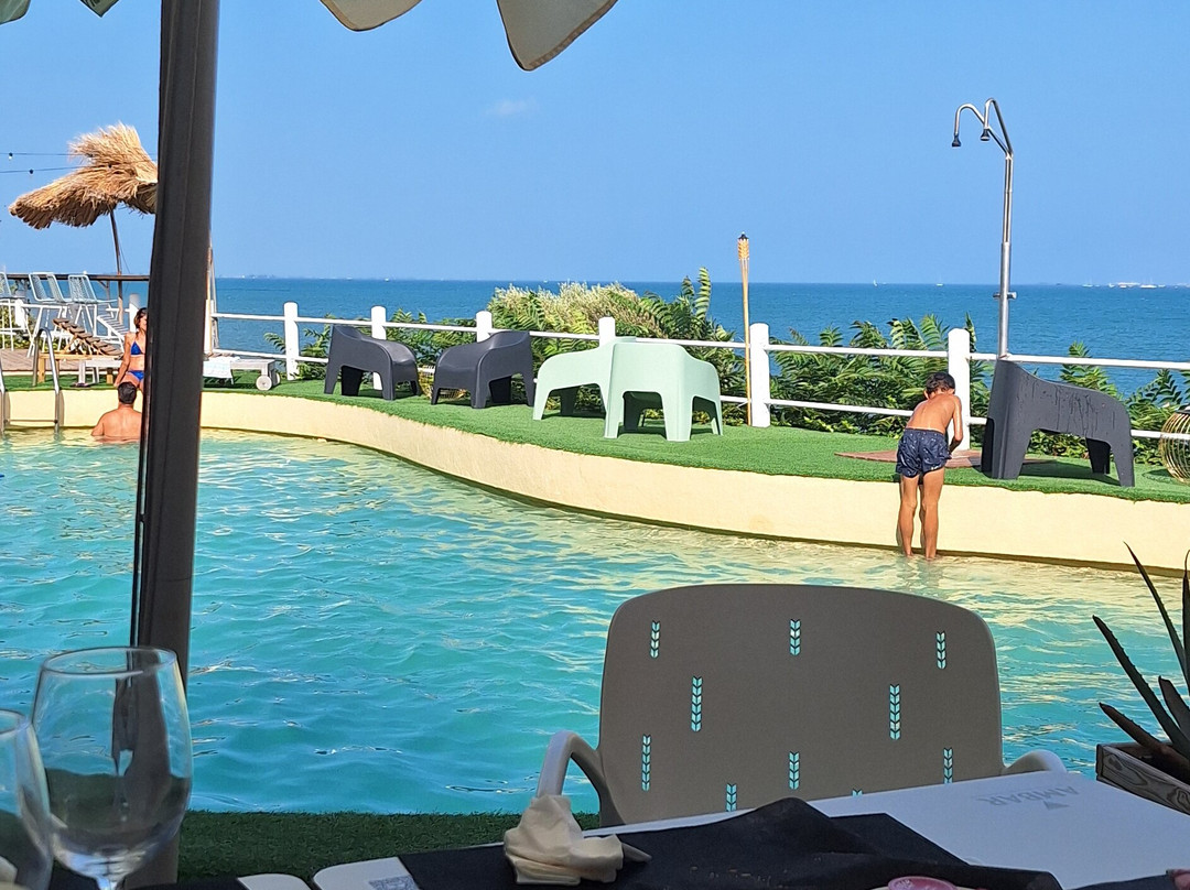 Hostal Montecarlo主图