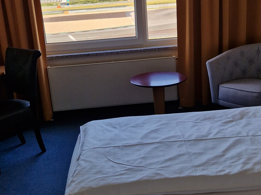 Hotel Motorsport Arena主图