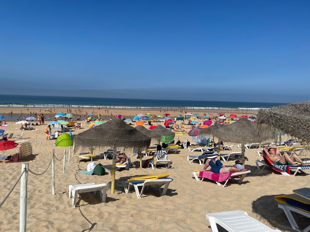 Praia da Rainha景点图片