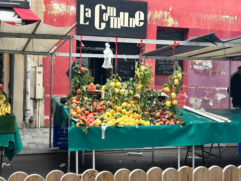 Women of Paris-巴黎必去景点