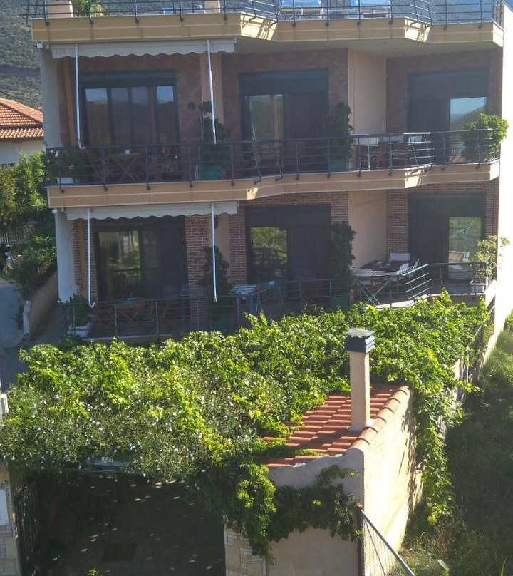 Nikolitsa Apartments