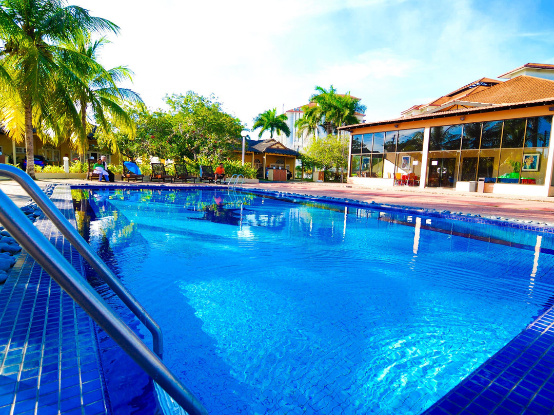 帕卡温比亚别墅度假酒店主图