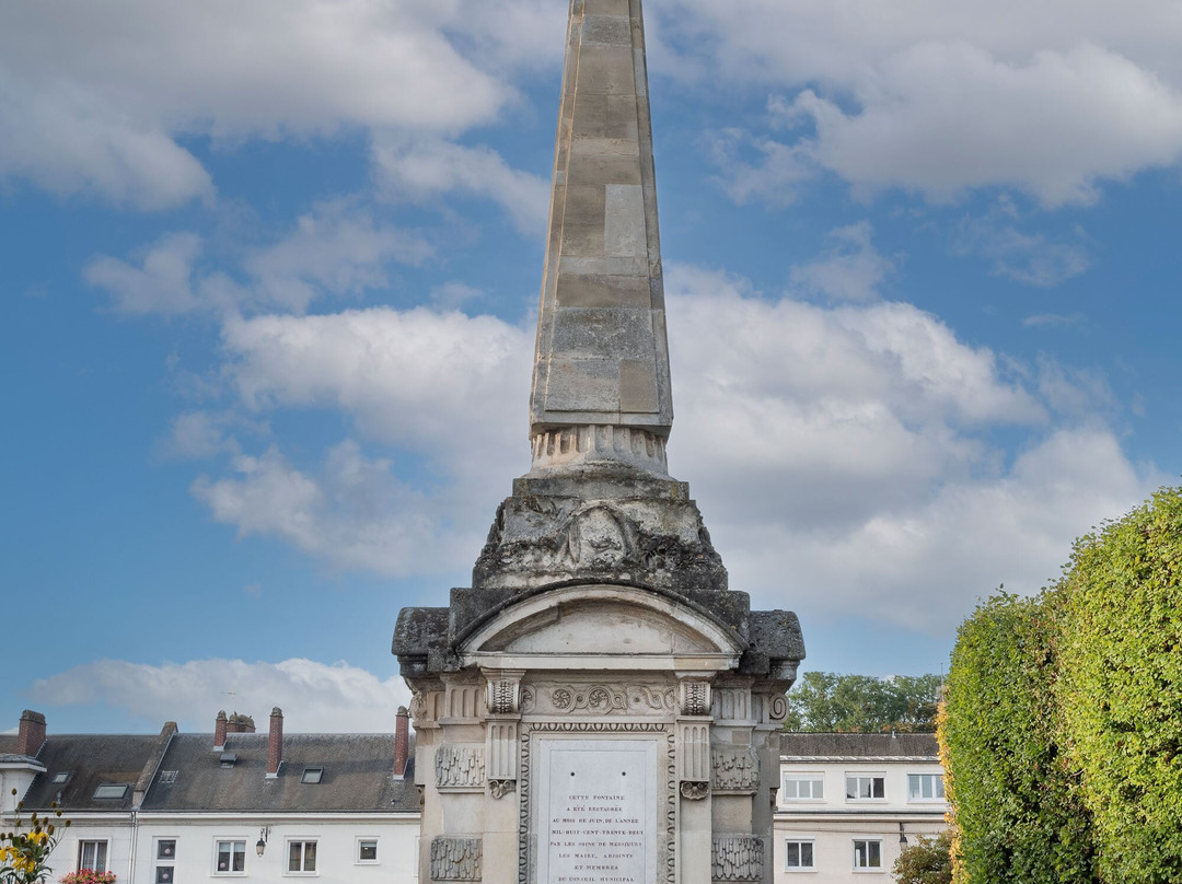 Fontaine Pyramidale景点图片