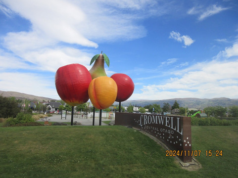 Cromwell Fruit Sculpture-克伦威尔镇必去景点