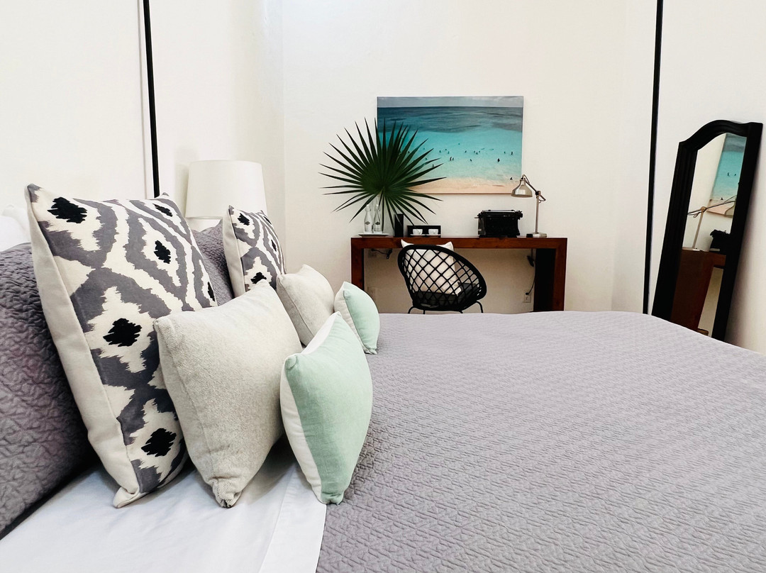 The Diplomat Boutique Hotel主图