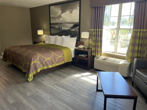 圣路易斯湾温德姆速8酒店主图