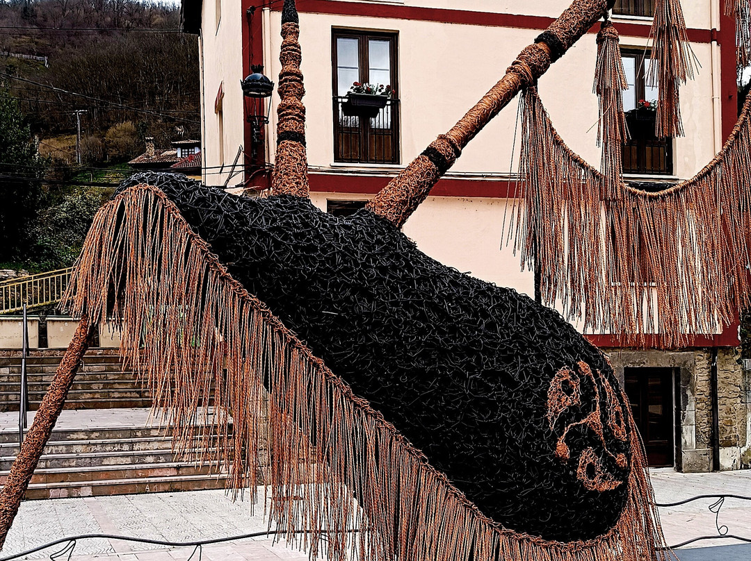 Escultura «la Gaitona D'aller»