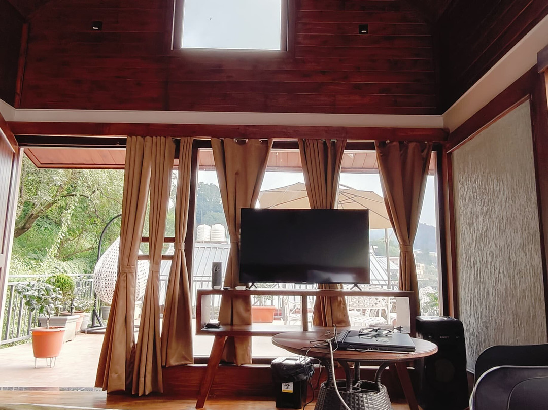 Lake Pleasant Cottage & Restaurant主图