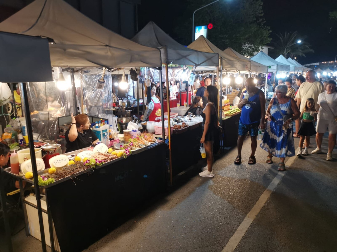 Boat Avenue Night Market