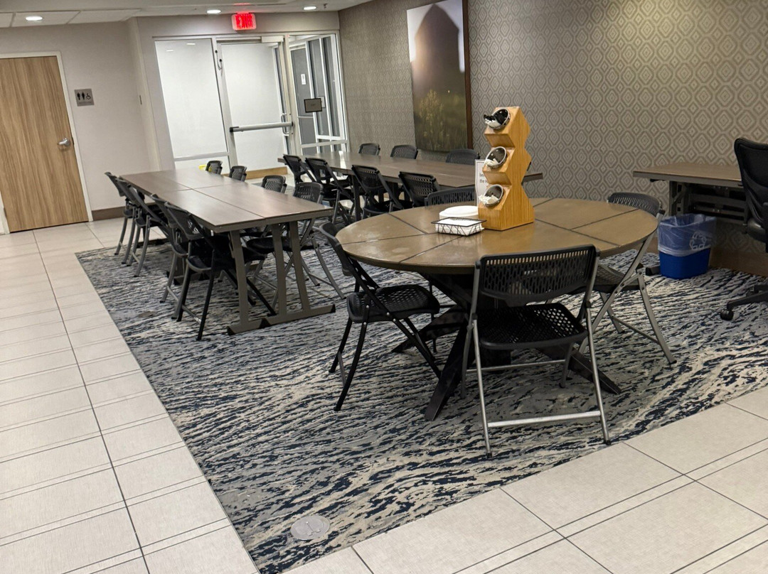 Spark By Hilton Lancaster主图