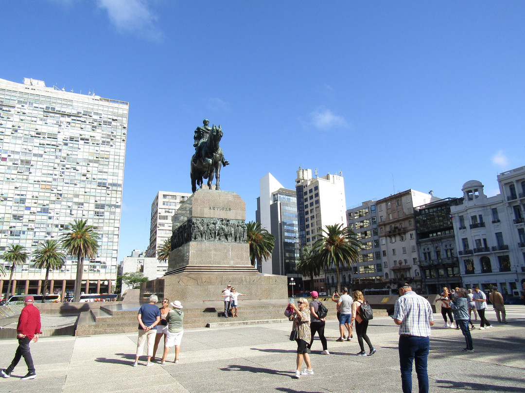 Artigas Mausoleum-蒙得维的亚必去景点