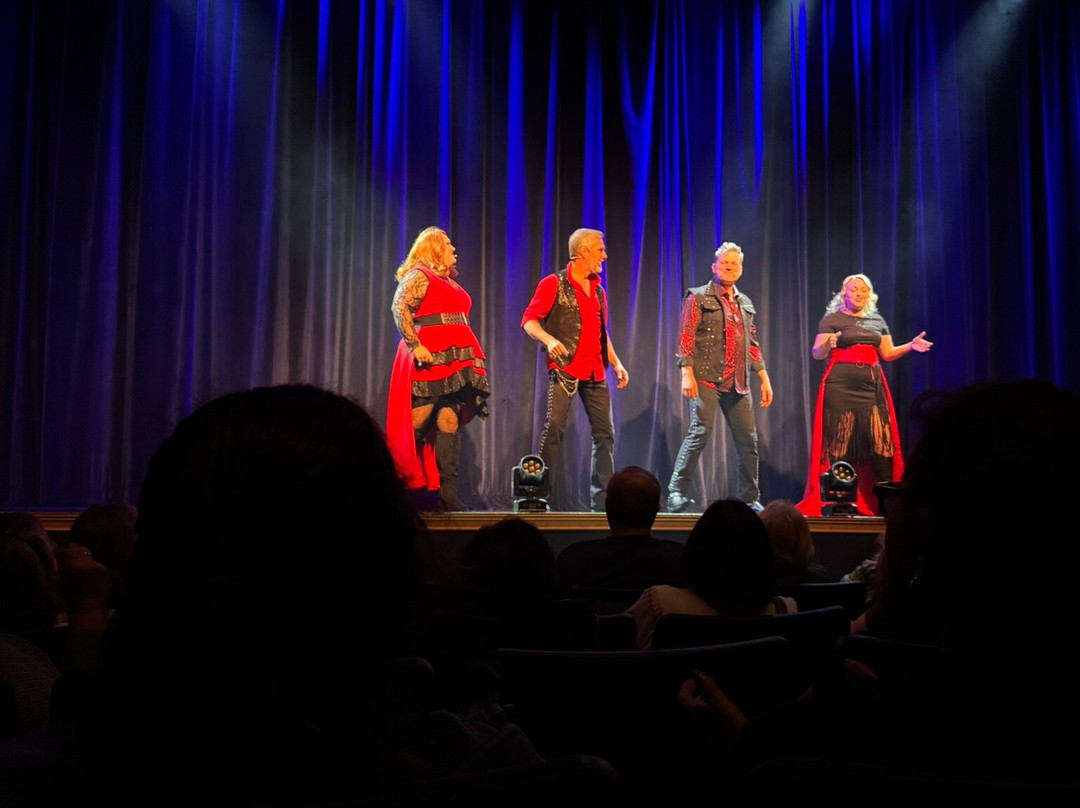 Array: Mountain of Entertainment Theater-皮金福奇必去景点