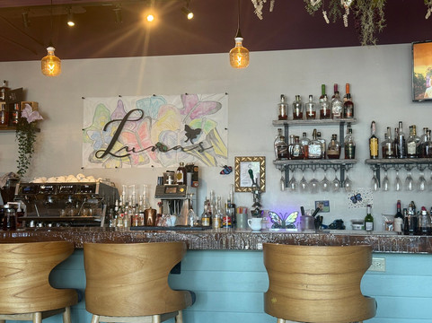 Luna's Coffee, Wine & Butterfly Cafe