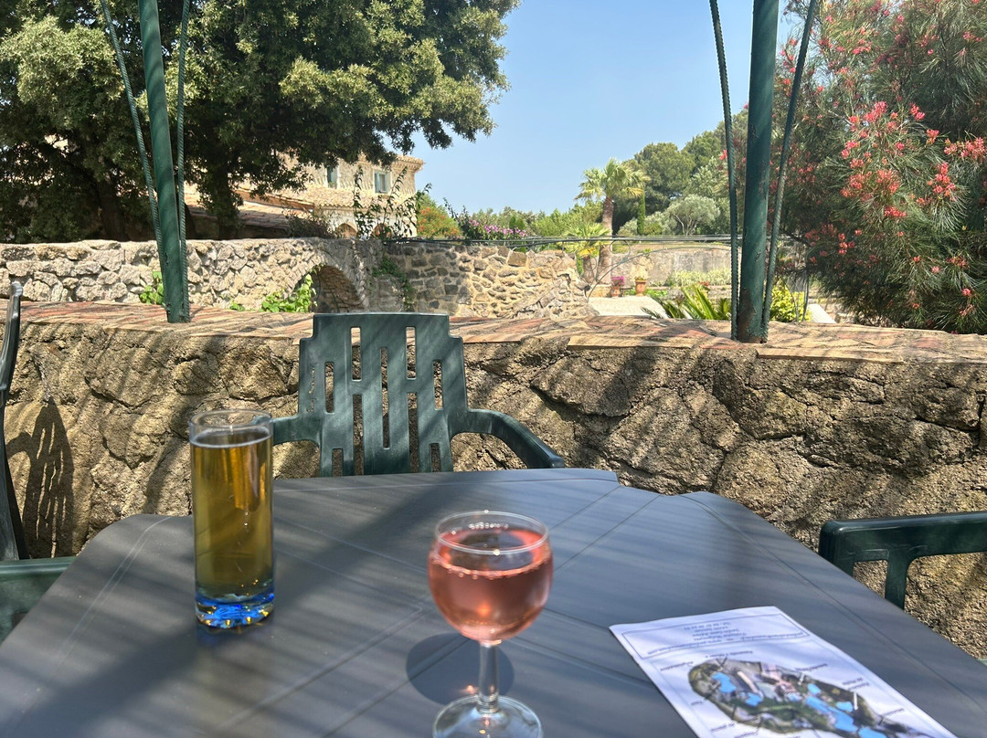 Le Jardin de Saint Adrien景点图片
