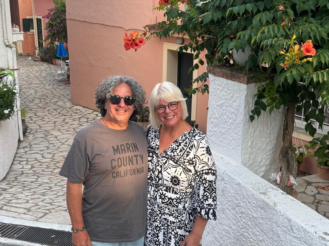 Skevoulis Studios主图