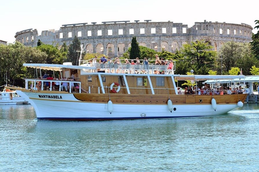 Dolphin Tours from Pula-普拉必去景点