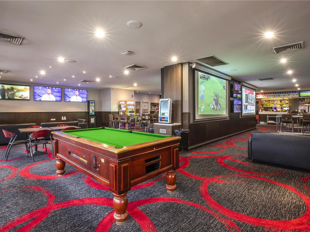 Nightcap at Ashley Hotel主图