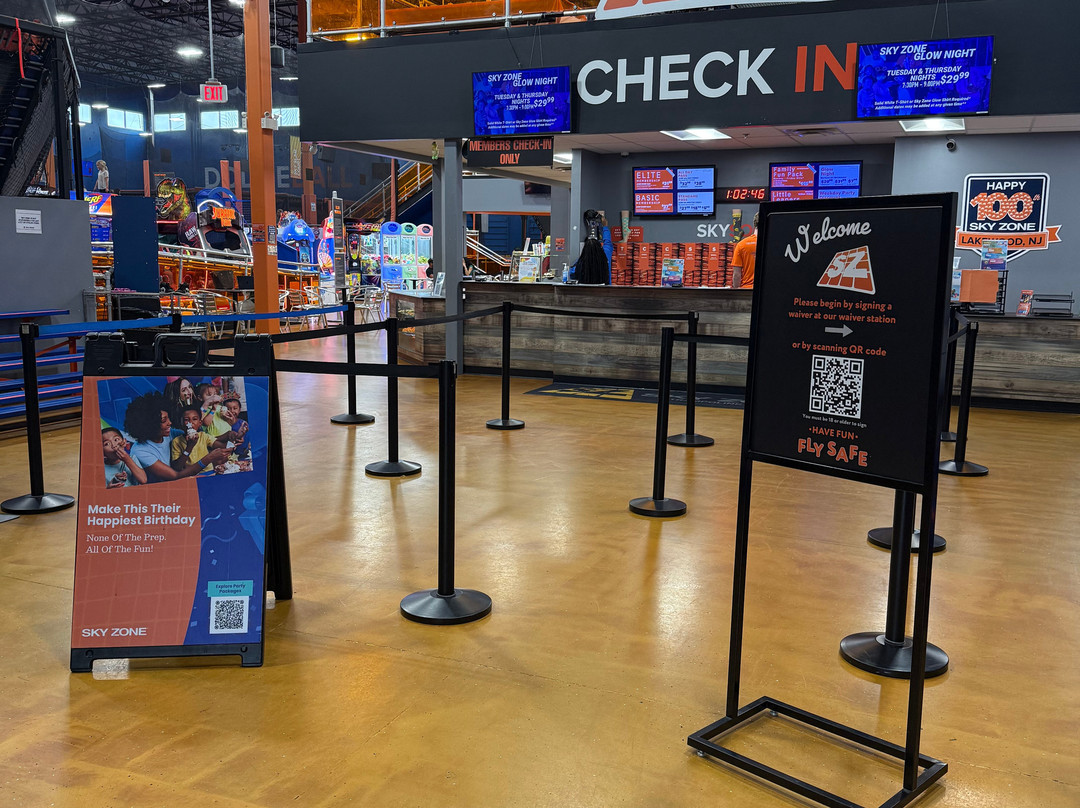 Sky Zone Lakewood-莱克伍德必去景点