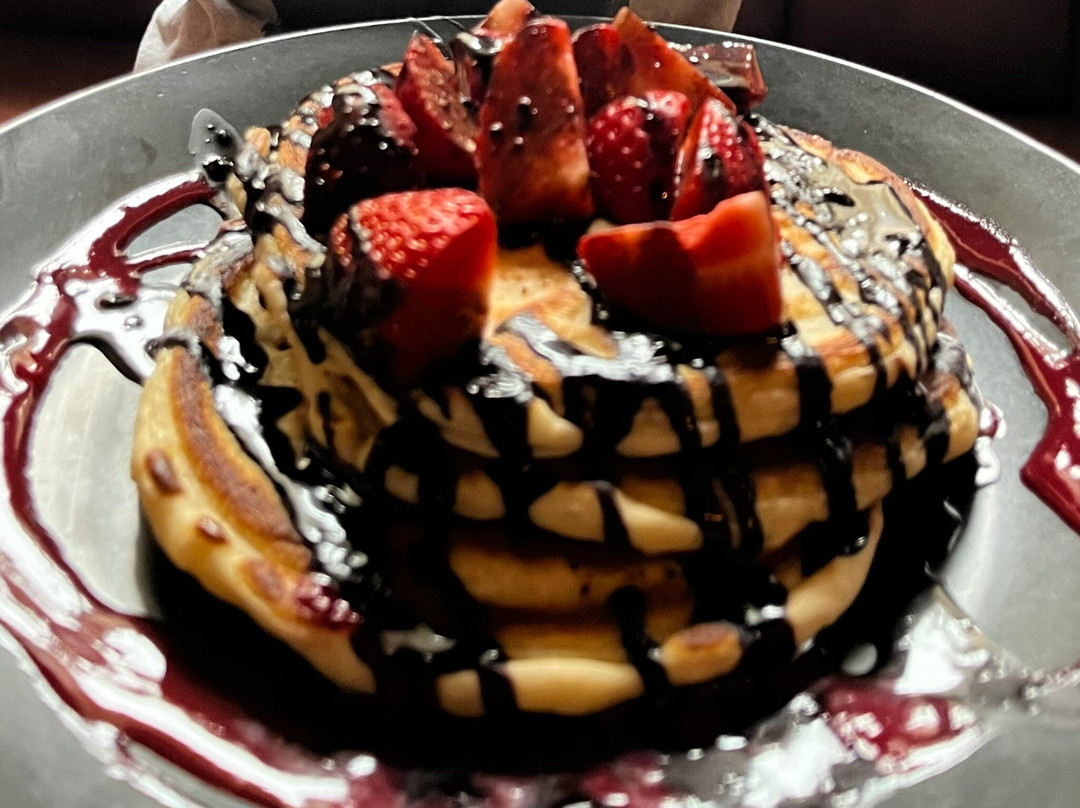 The Sun Hotel & Bar主图