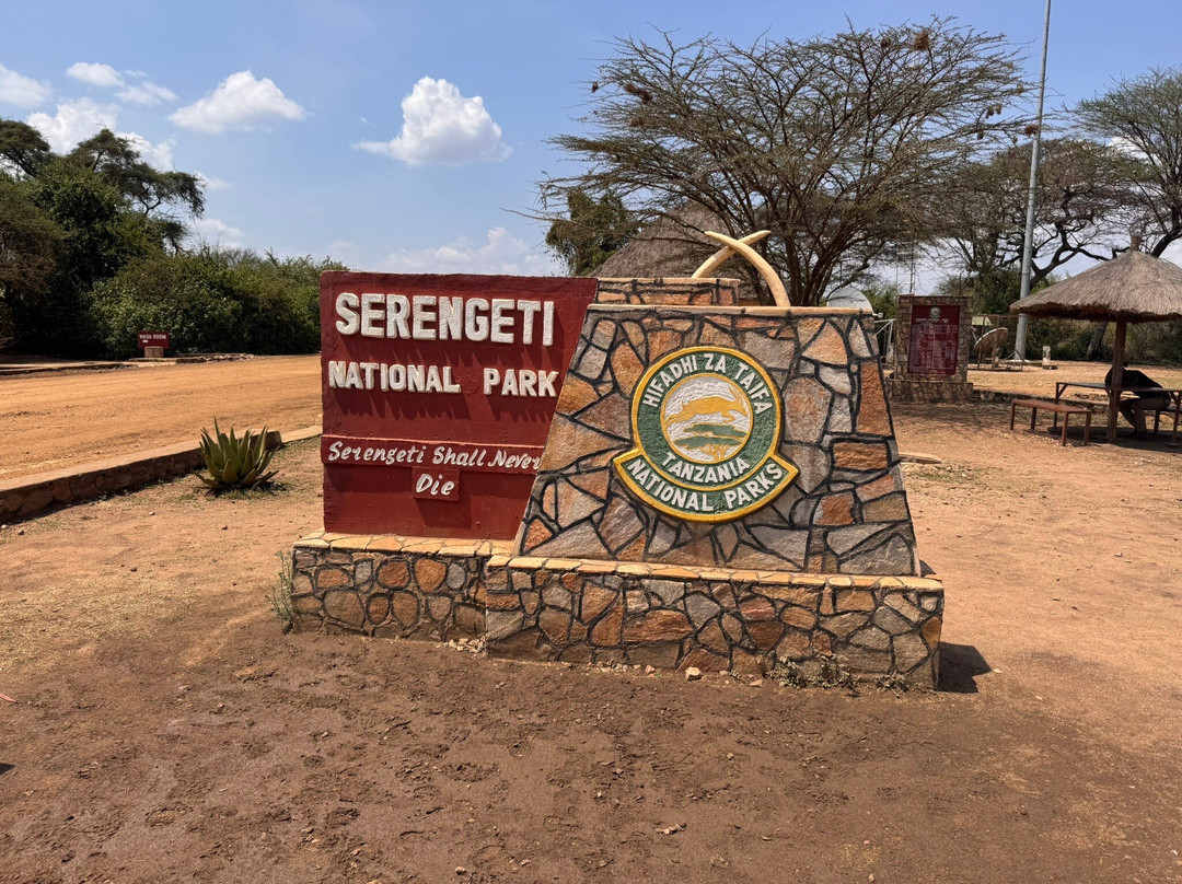 Bearfoot Expeditions-阿鲁沙国家公园必去景点