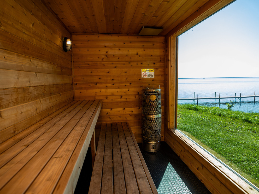 The Red Door Resort主图