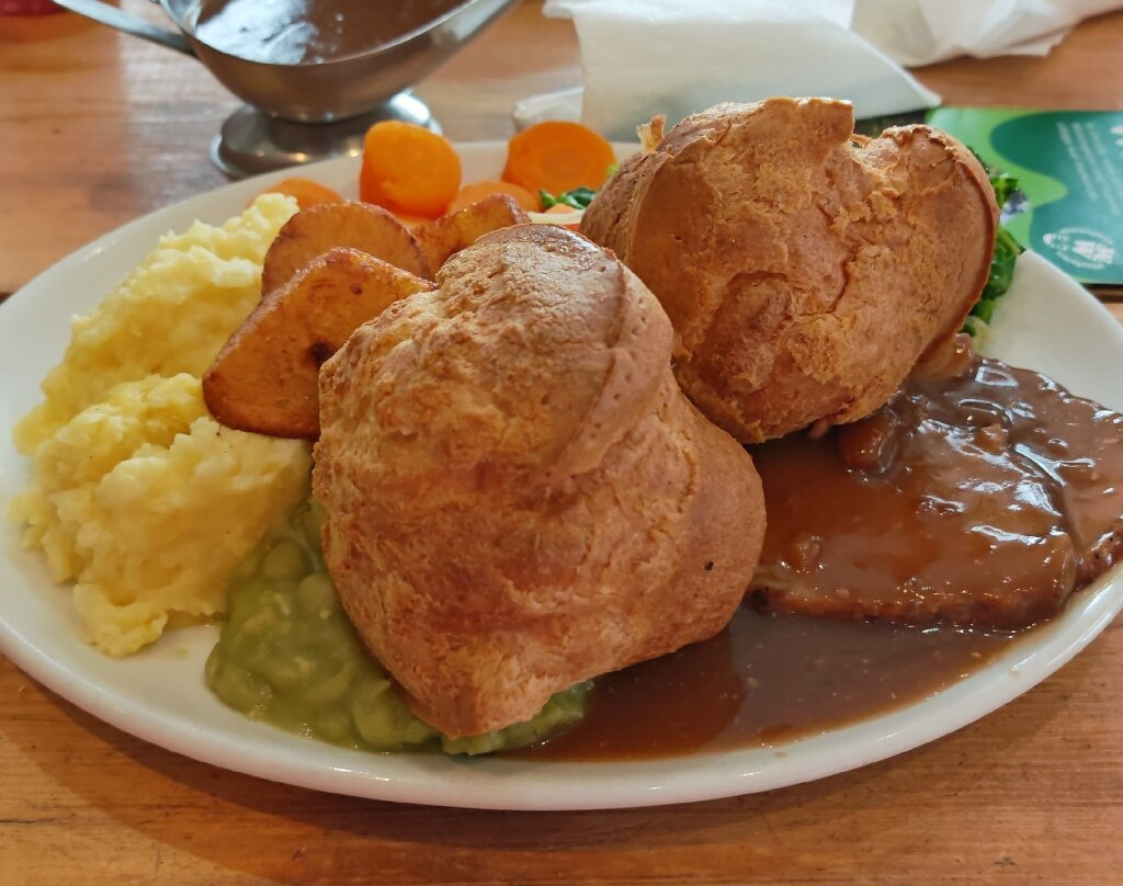 The Brown Horse Hotel主图