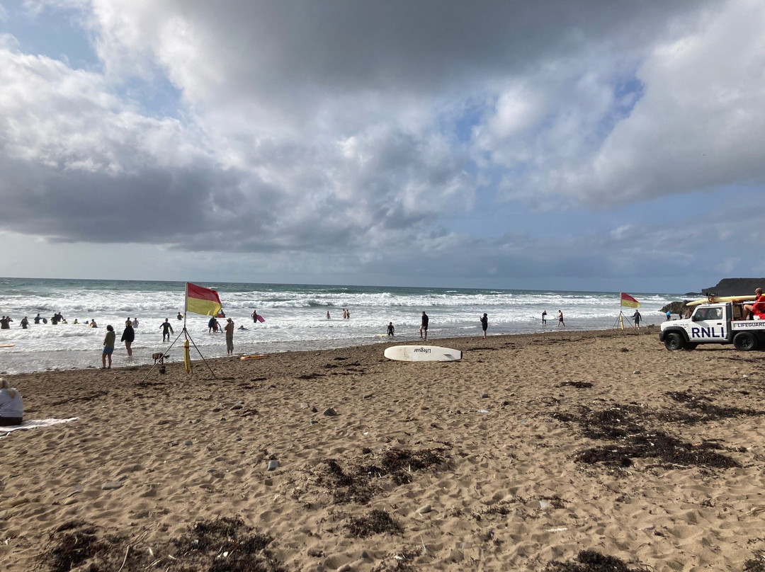 Black Rock Beach-Widemouth Bay必去景点