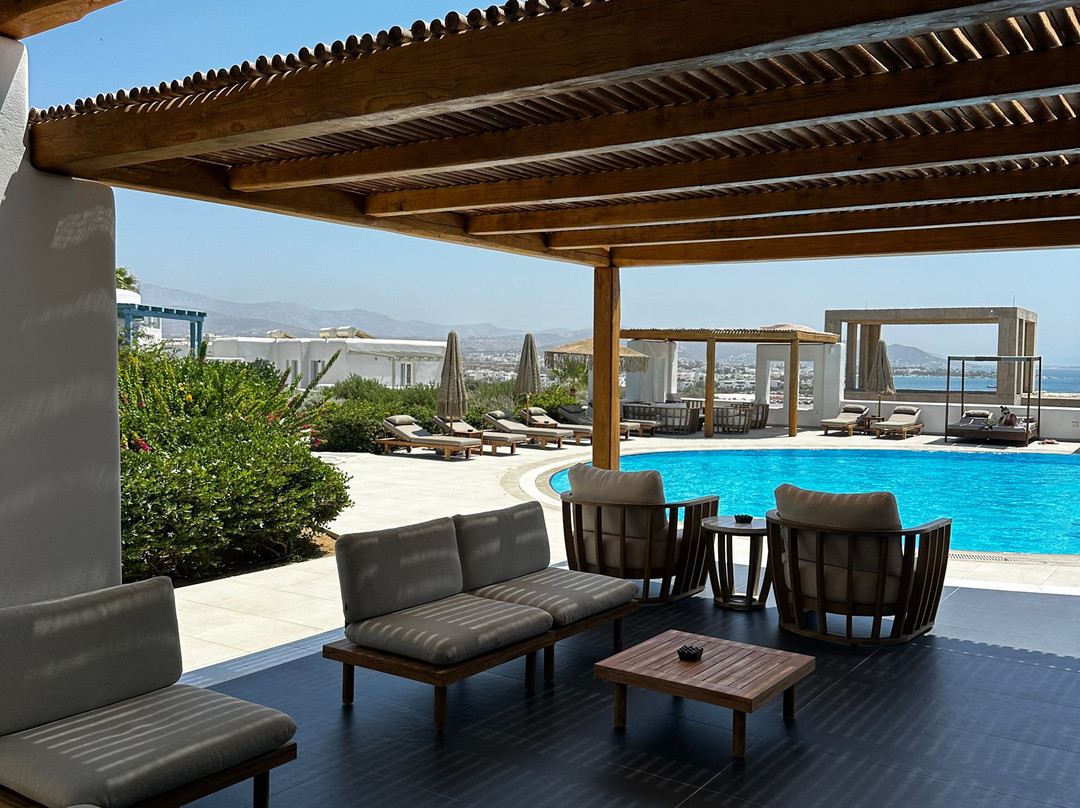 Lianos Village Hotel主图