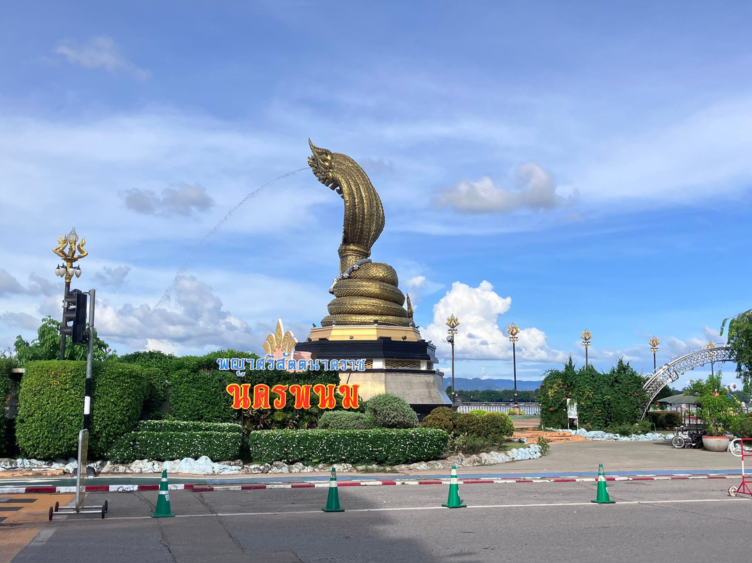 Satanakarart The God Of Naka-佛统必去景点