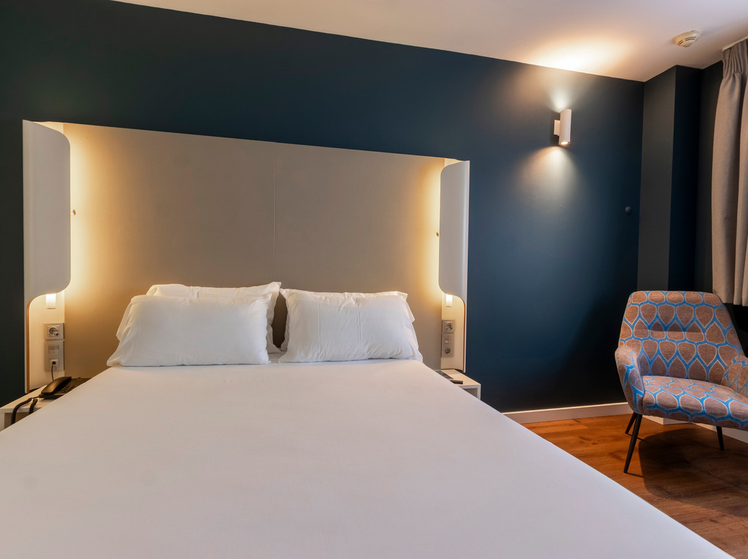 Travelodge Málaga Aeropuerto主图