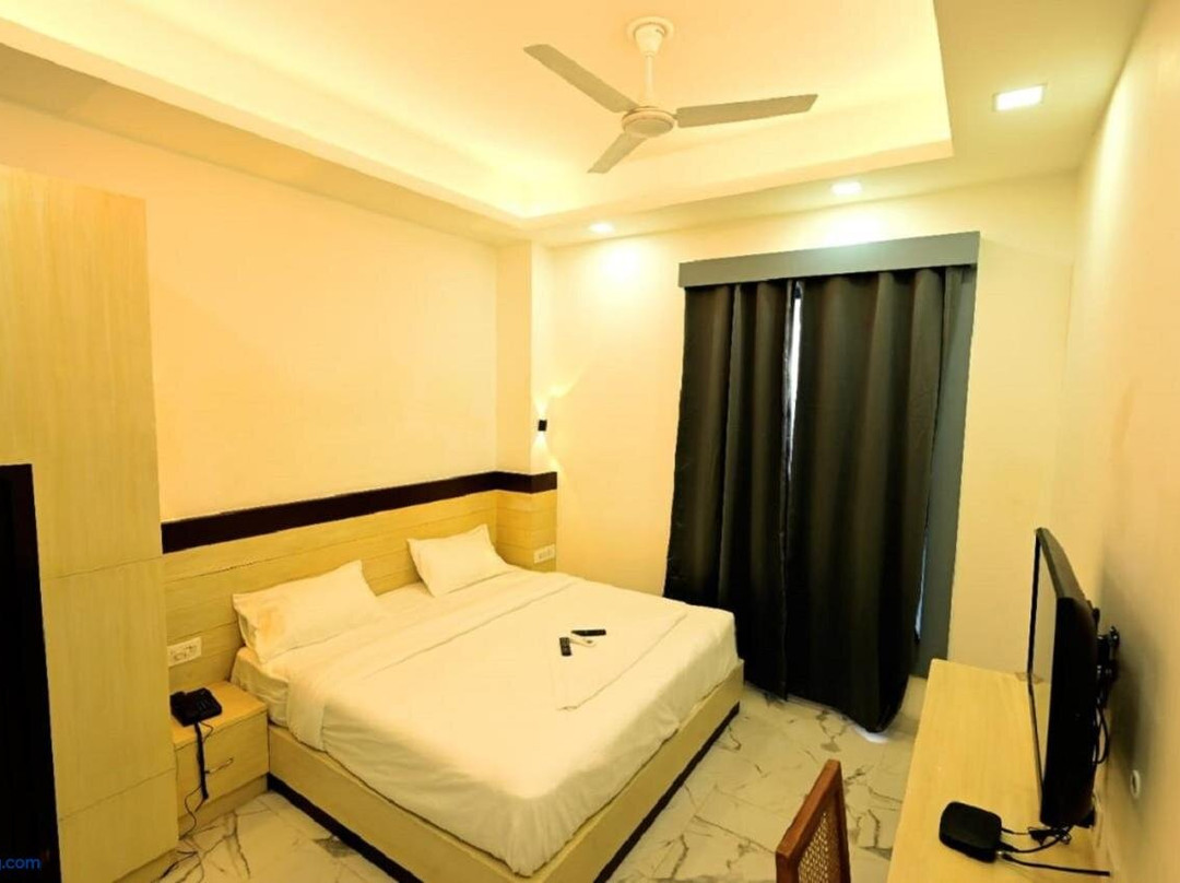 Muradev酒店住宿-Hotel Prago By Green Deer Varanasi