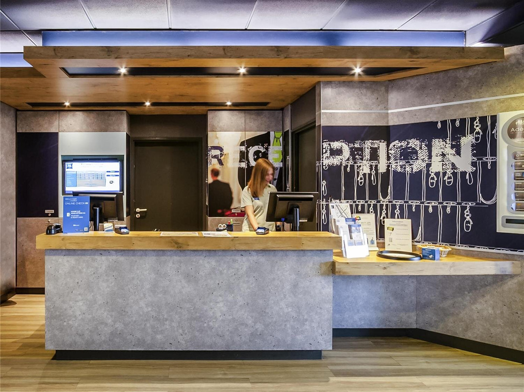 ibis budget Courbevoie Paris la Defense 1