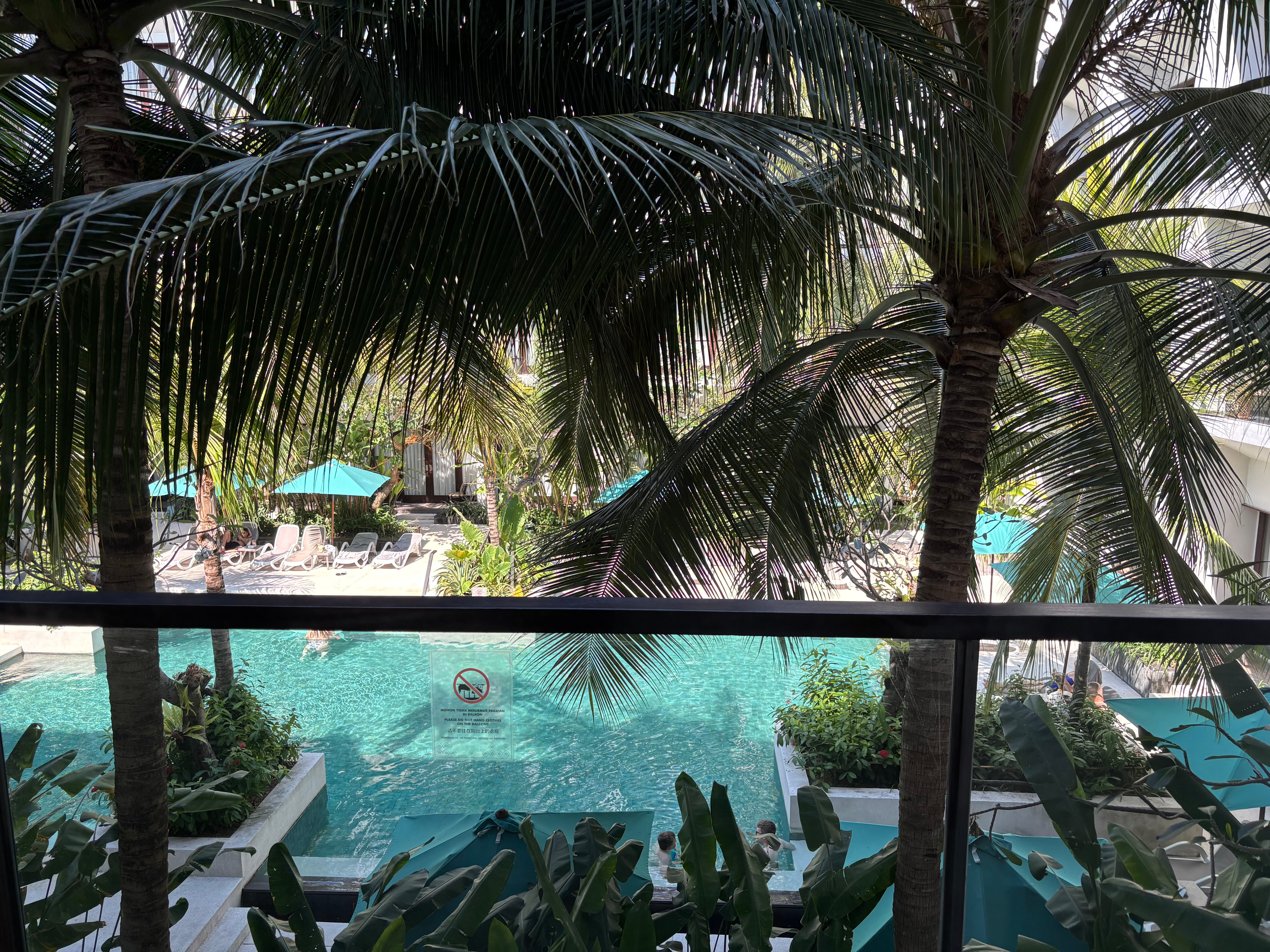 巴厘安瓦亚海滩度假酒店-泳池