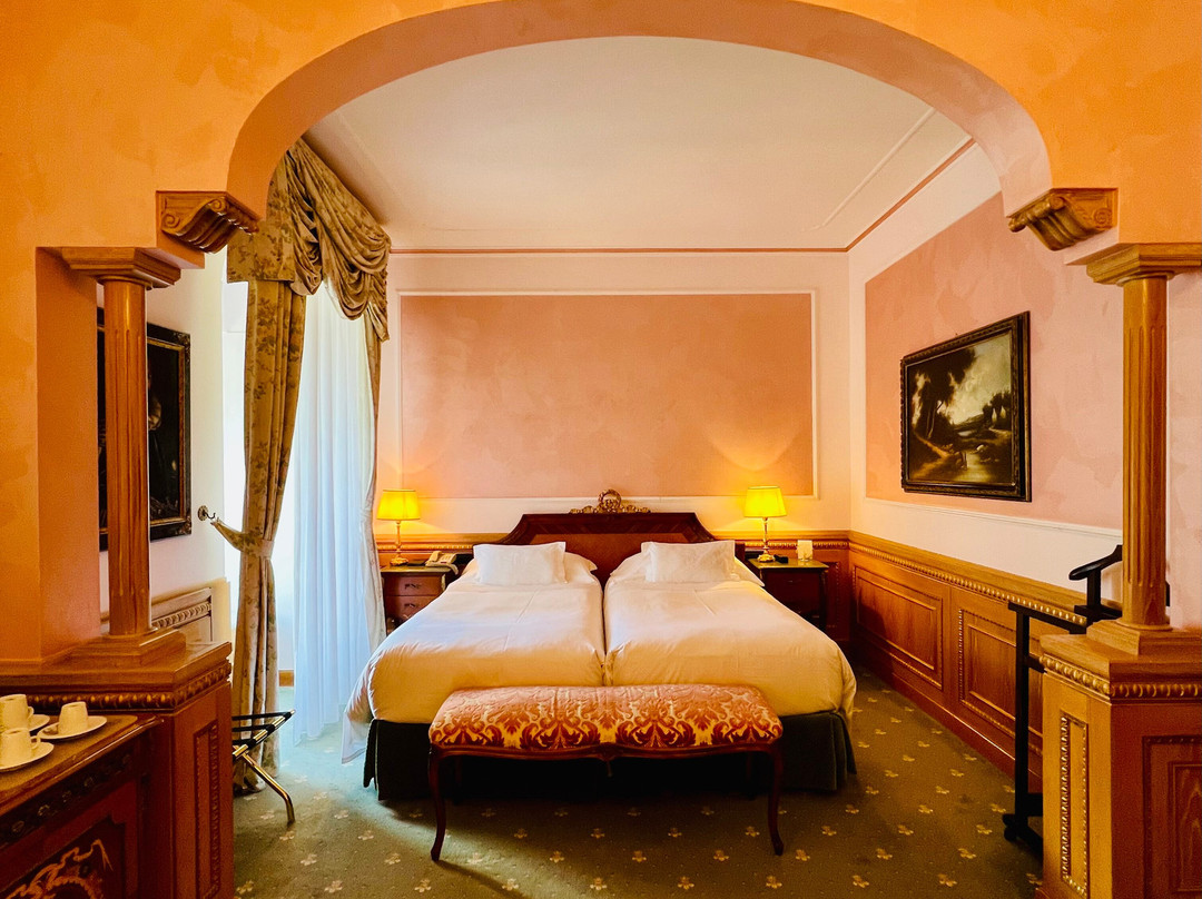 斯普莱迪德皇家酒店主图